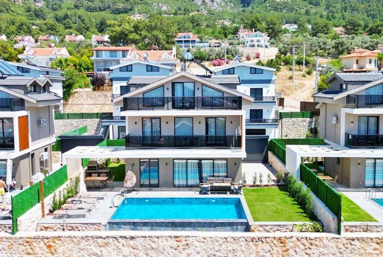 Fethiye Ölüdeniz'de Merkezi Konumda, Özel Havuzlu, İkiz Villa görsel 1