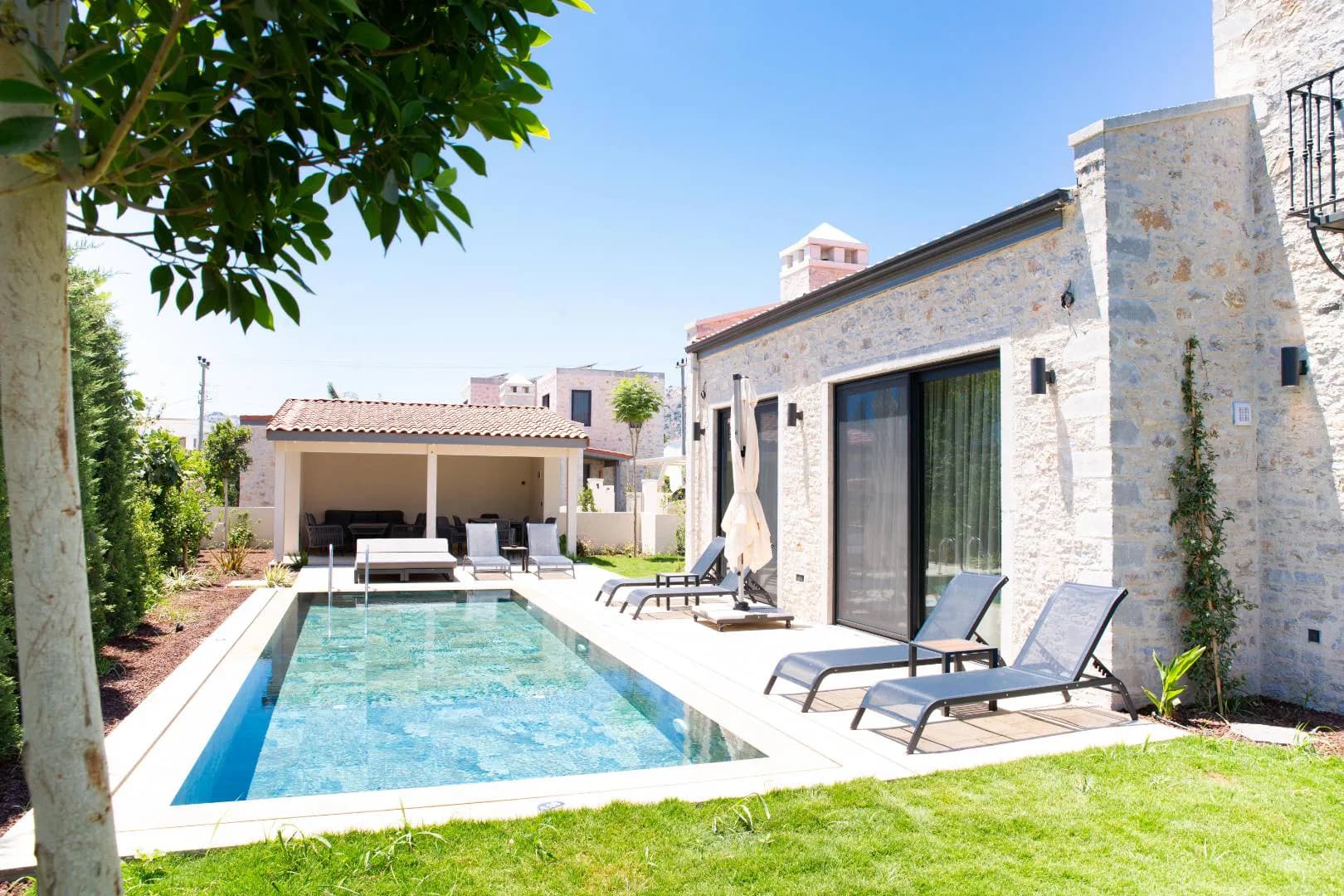 Bodrum Müskebi'de Modern Tasarımlı, Özel Havuzlu, Konforlu Villa görsel 1
