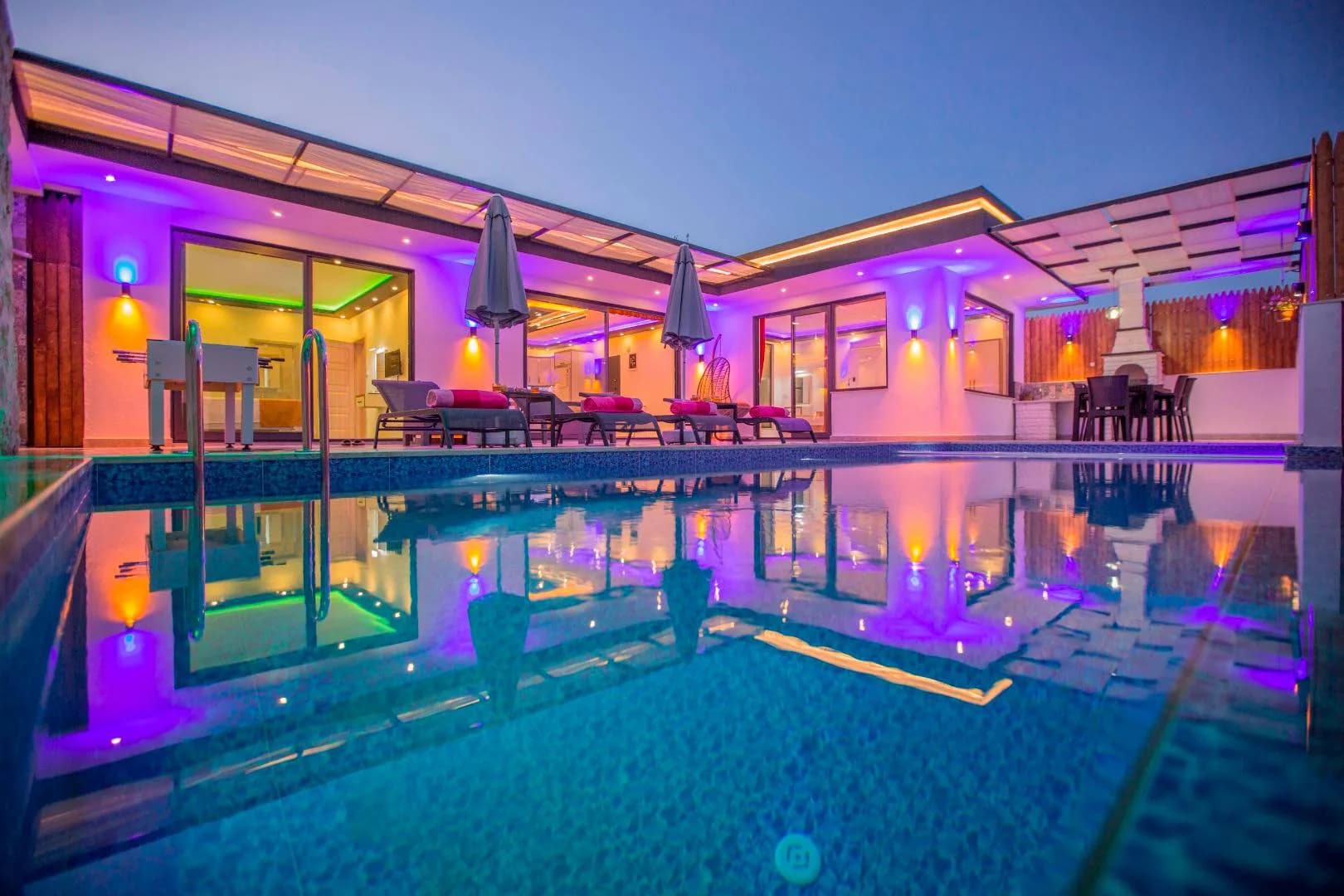 Kaş Sarıbelen'de Doğa Manzaralı, Özel Havuzlu, Muhafazakar Villa görsel 1