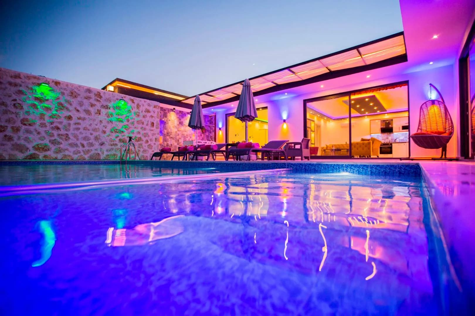 Kaş Sarıbelen'de Doğa Manzaralı, Özel Havuzlu, Muhafazakar Villa görsel 3