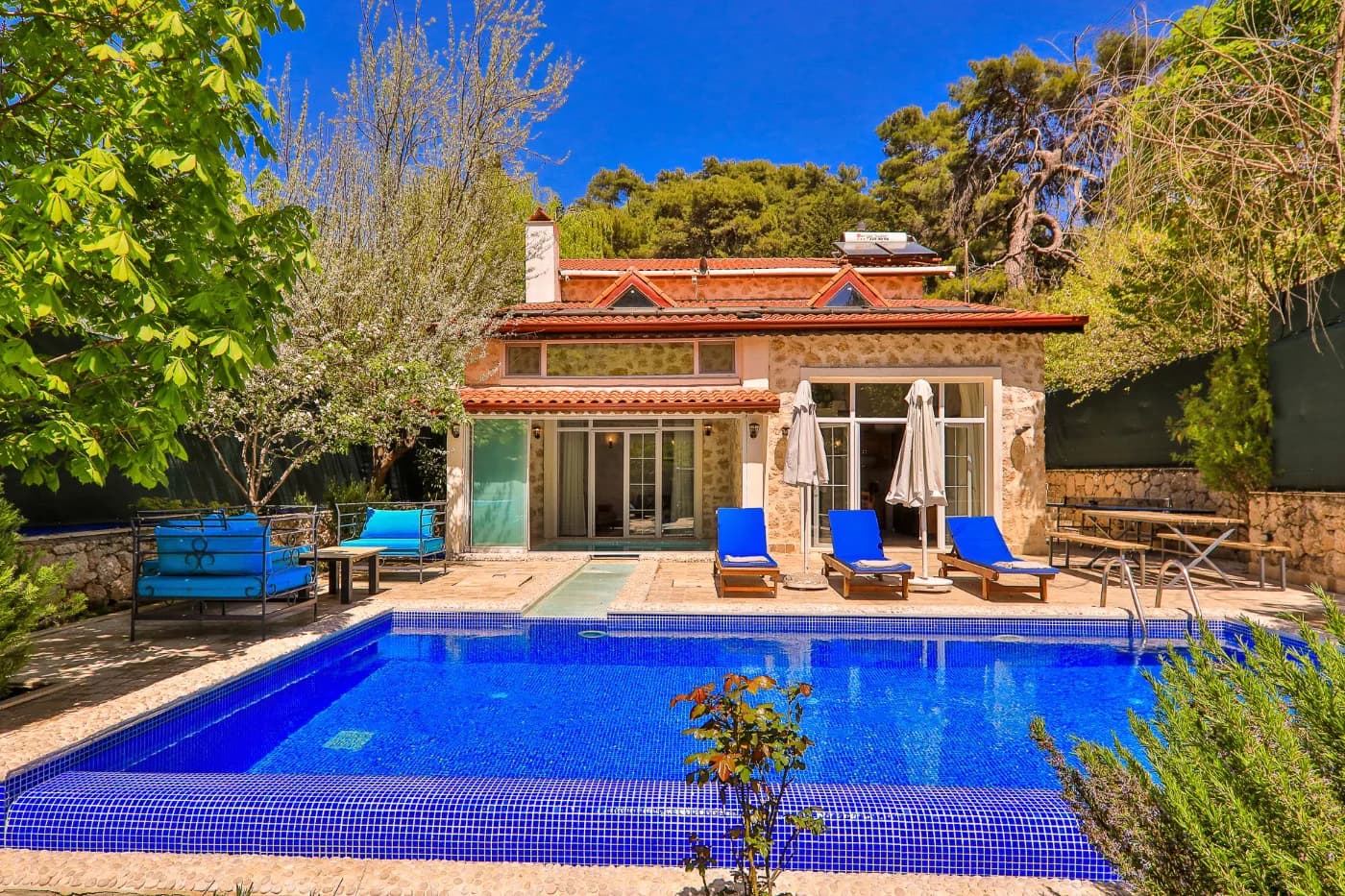 Kaş Sarıbelen'de Isıtmalı Kapalı Havuzlu, Jakuzili, Muhafazakar Villa görsel 1