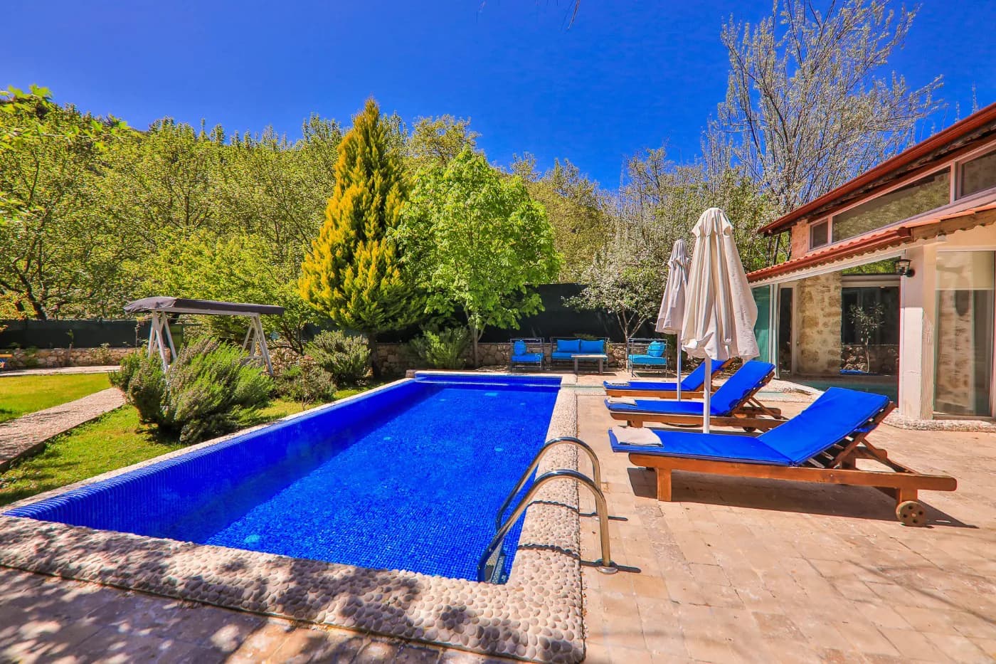 Kaş Sarıbelen'de Isıtmalı Kapalı Havuzlu, Jakuzili, Muhafazakar Villa görsel 3