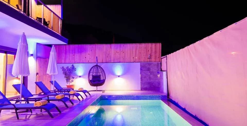 Kaş Bezirgan'da Modern Tasarımlı, Özel Havuzlu, Jakuzili Villa görsel 2