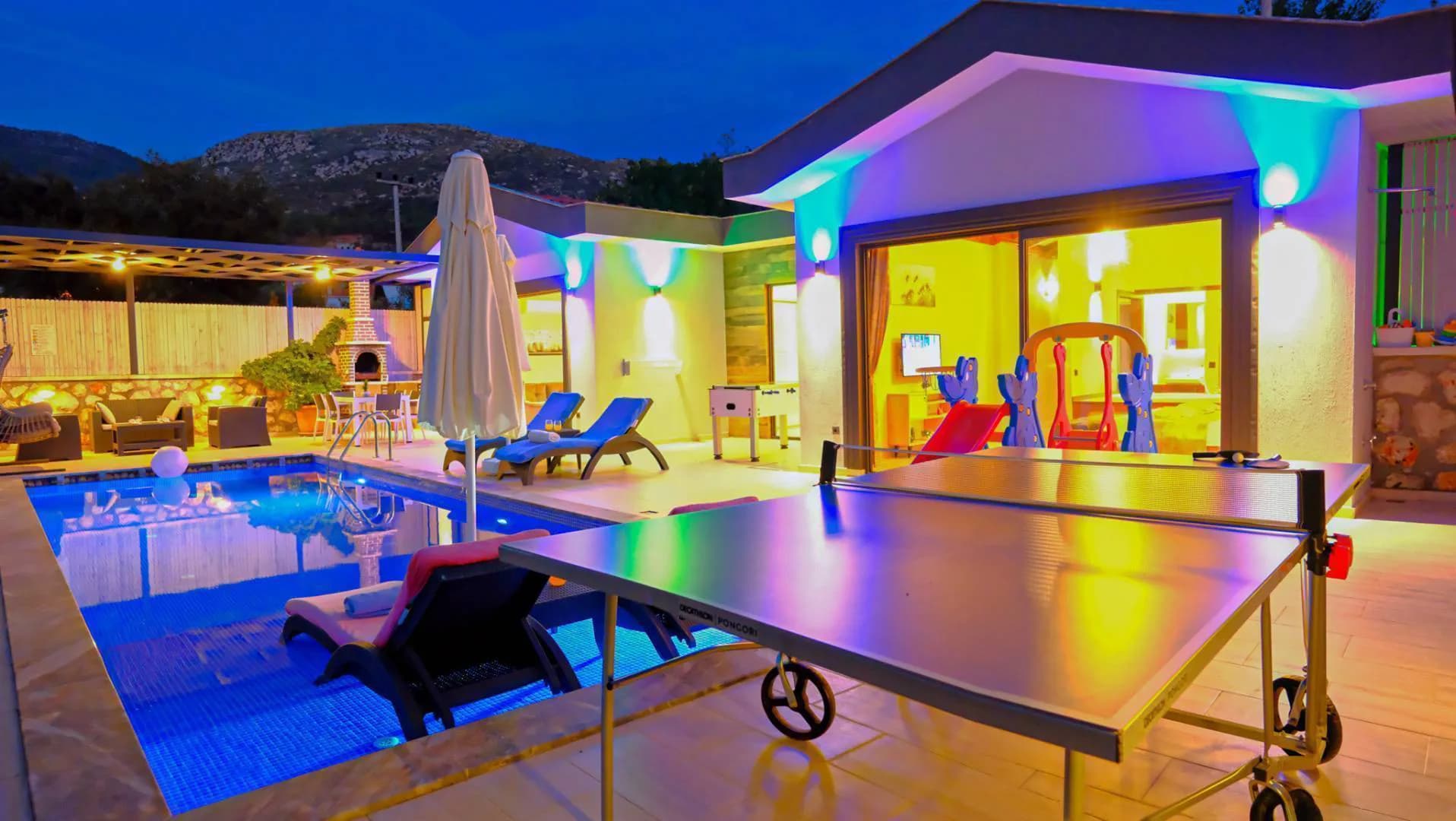 Kaş Üzümlü'de Doğa İçerisinde, Özel Havuzlu, Hamam ve Saunalı Villa görsel 2