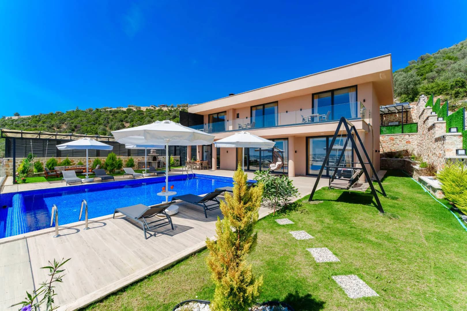 Kaş Çavdır'da Doğa İle İç İçe, Özel Havuzlu, Geniş Villa görsel 2