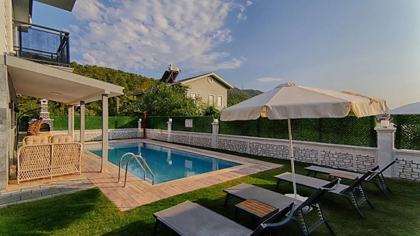 Fethiye Göcek'te Ailelere Uygun, Özel Havuzlu, Tripleks Lüks Villa görsel 3