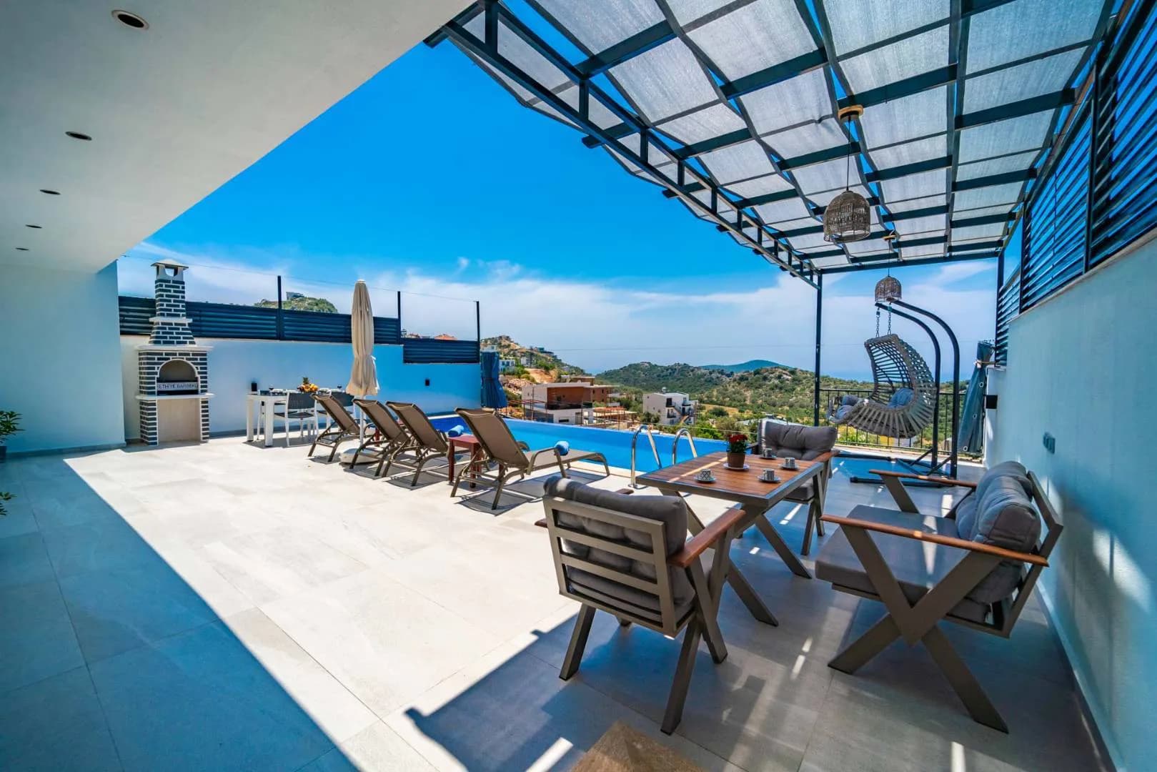 Kaş Bezirgan'da Doğa ve Deniz Manzaralı, Özel Havuzlu, Konforlu Villa görsel 2