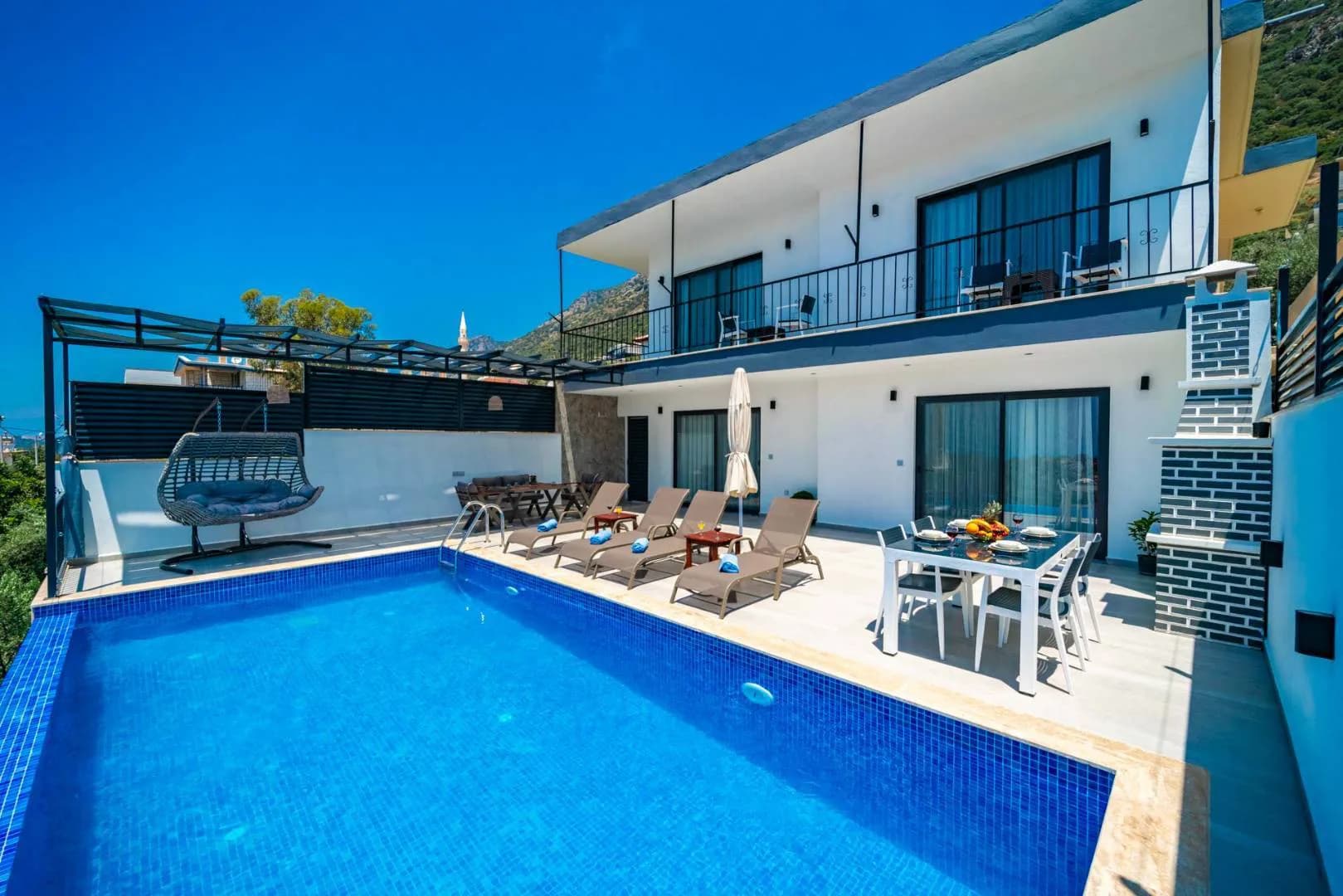 Kaş Bezirgan'da Doğa ve Deniz Manzaralı, Özel Havuzlu, Konforlu Villa görsel 3