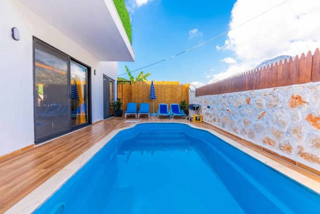 Kaş Bezirgan'da Minimalist Tasarımlı, Özel Havuzlu, Balayı Villası görsel 3