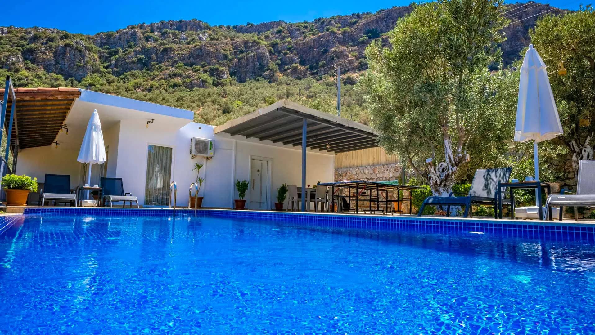 Kaş Bezirgan'da Şehir Gürültüsünden Uzak, Özel Havuzlu, Konforlu Villa görsel 1
