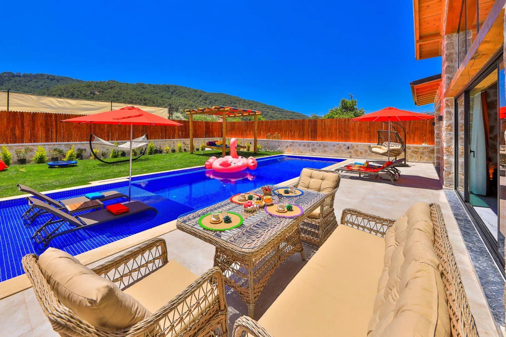 Kaş Sarıbelen'de Yeşilliklerle Dolu Bahçede, Özel Havuzlu, Lüks Villa görsel 3