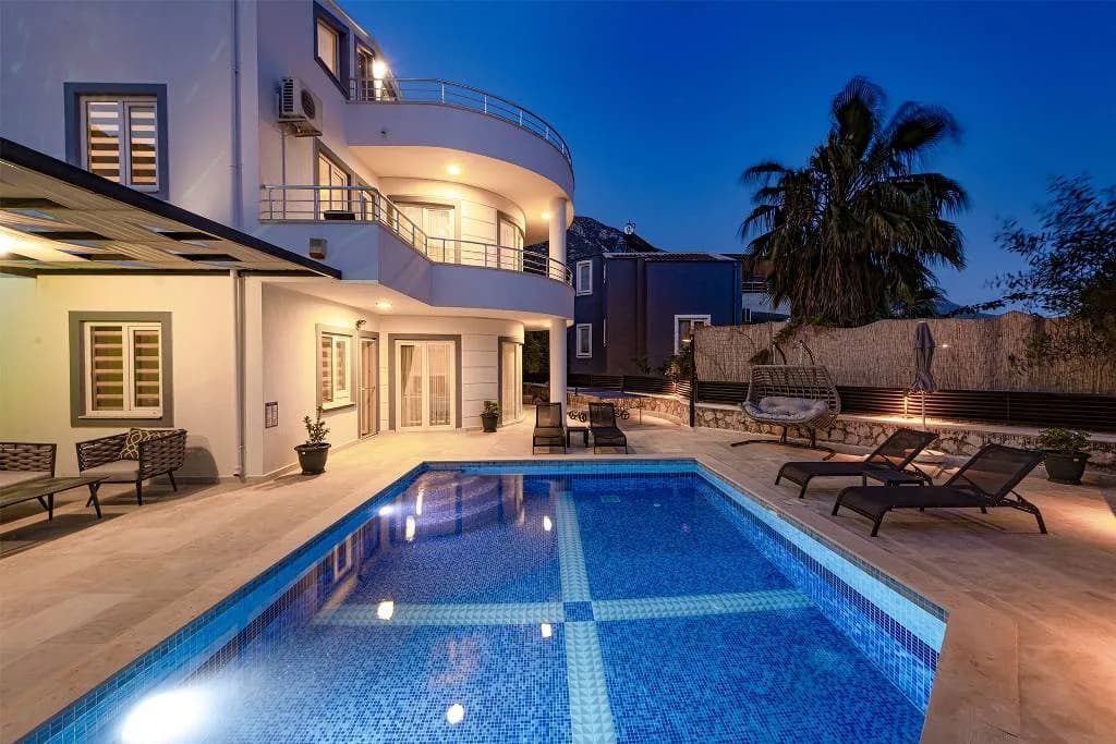 Kaş Kalkan'da Yemyeşil Doğada, Özel Havuzlu, Bahçeli Kiralık Villa görsel 3