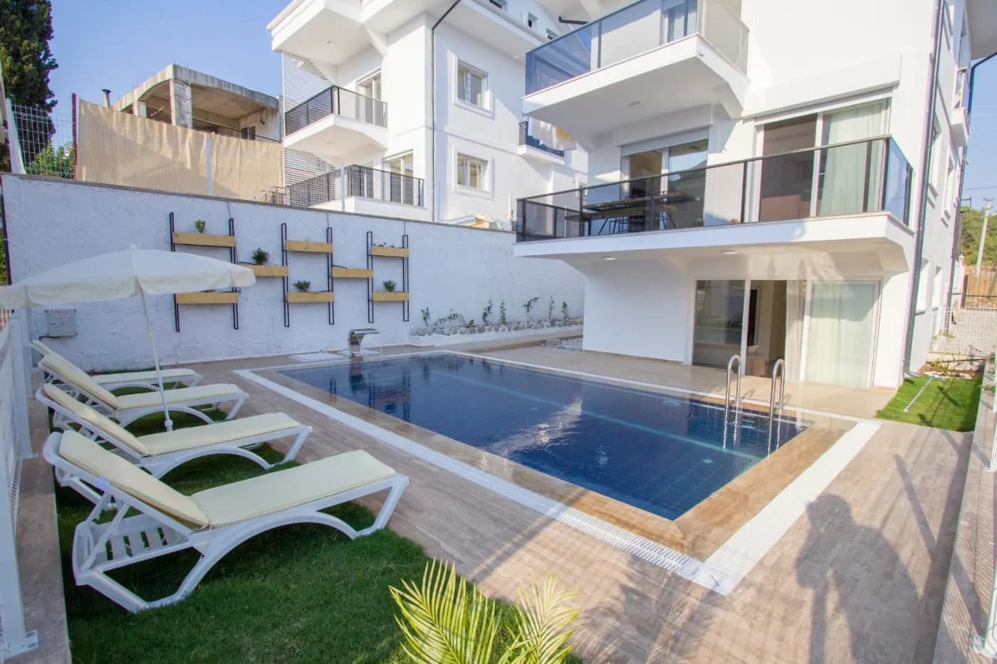 Fethiye Çalış'ta Lüks Tasarımlı, Özel Havuzlu, 8 Kişilik Villa görsel 2