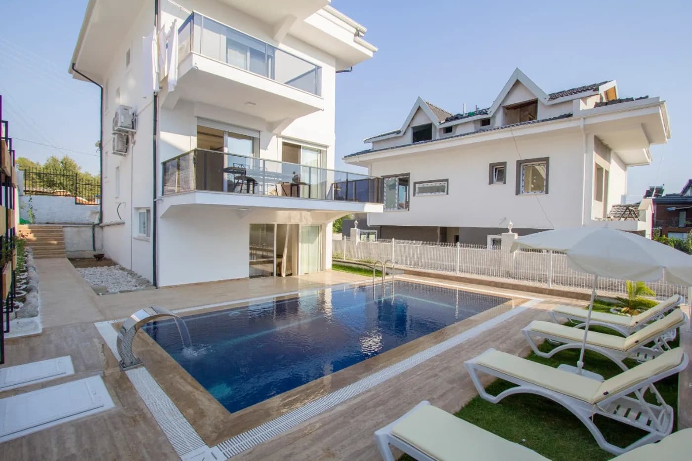 Fethiye Çalış'ta Lüks Tasarımlı, Özel Havuzlu, 8 Kişilik Villa görsel 1
