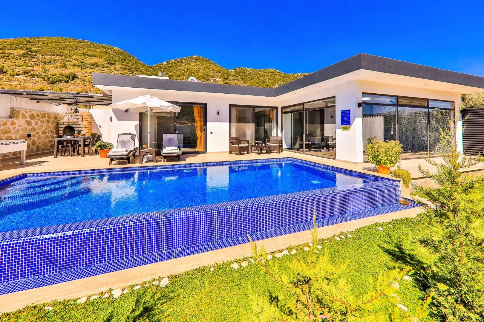 Kaş Sarıbelen'de Muhteşem Doğada, Özel Havuzlu, Sauna ve Hamamlı Villa görsel 2