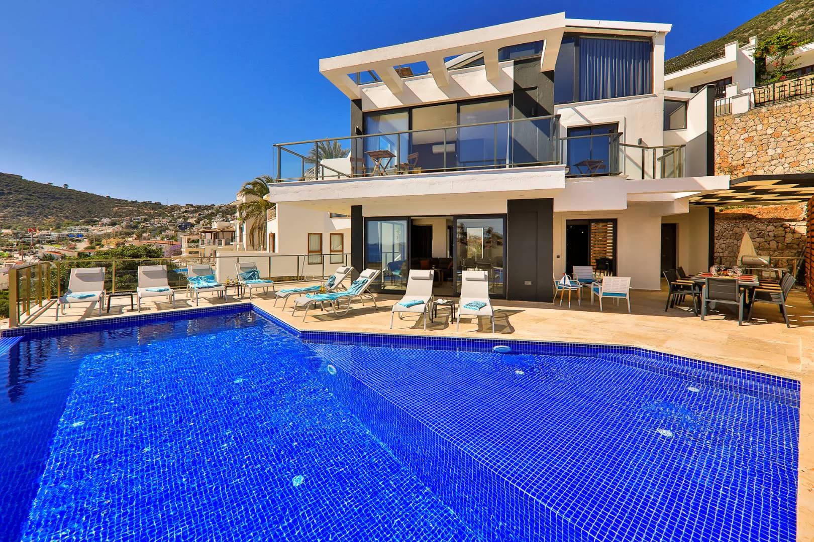 Kaş Kalkan'da Büyüleyici Deniz Manzaralı, Özel Havuzlu, Modern Villa görsel 1
