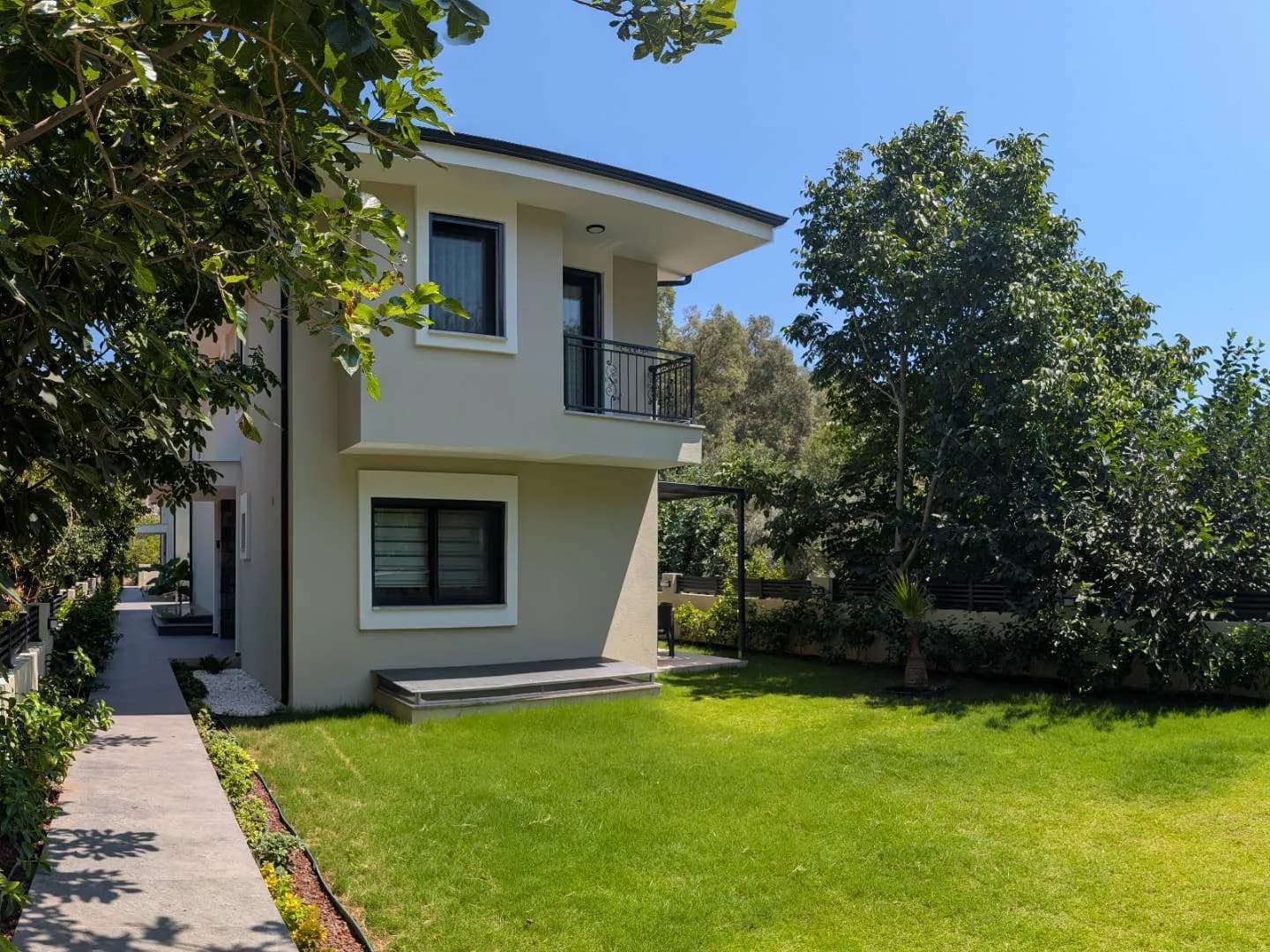 Marmaris Turgut'da Geniş Ailelere Uygun, Özel Havuzlu, Modern Villa görsel 3