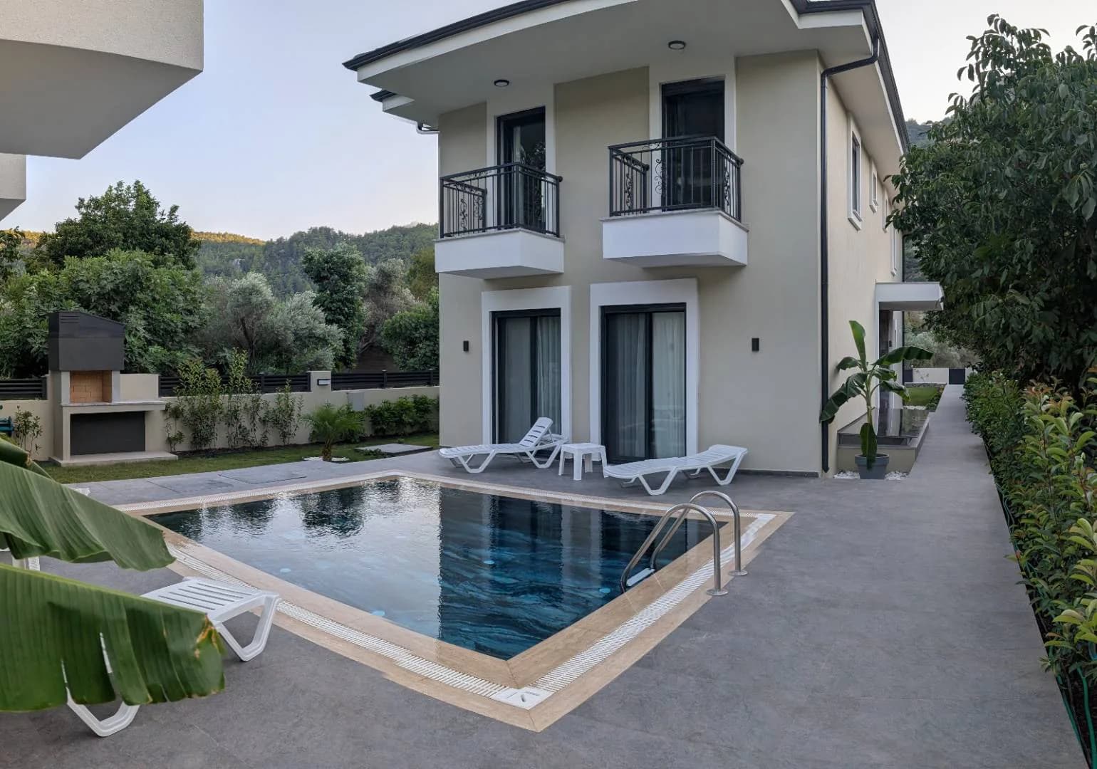 Marmaris Turgut'da Geniş Ailelere Uygun, Özel Havuzlu, Modern Villa görsel 2