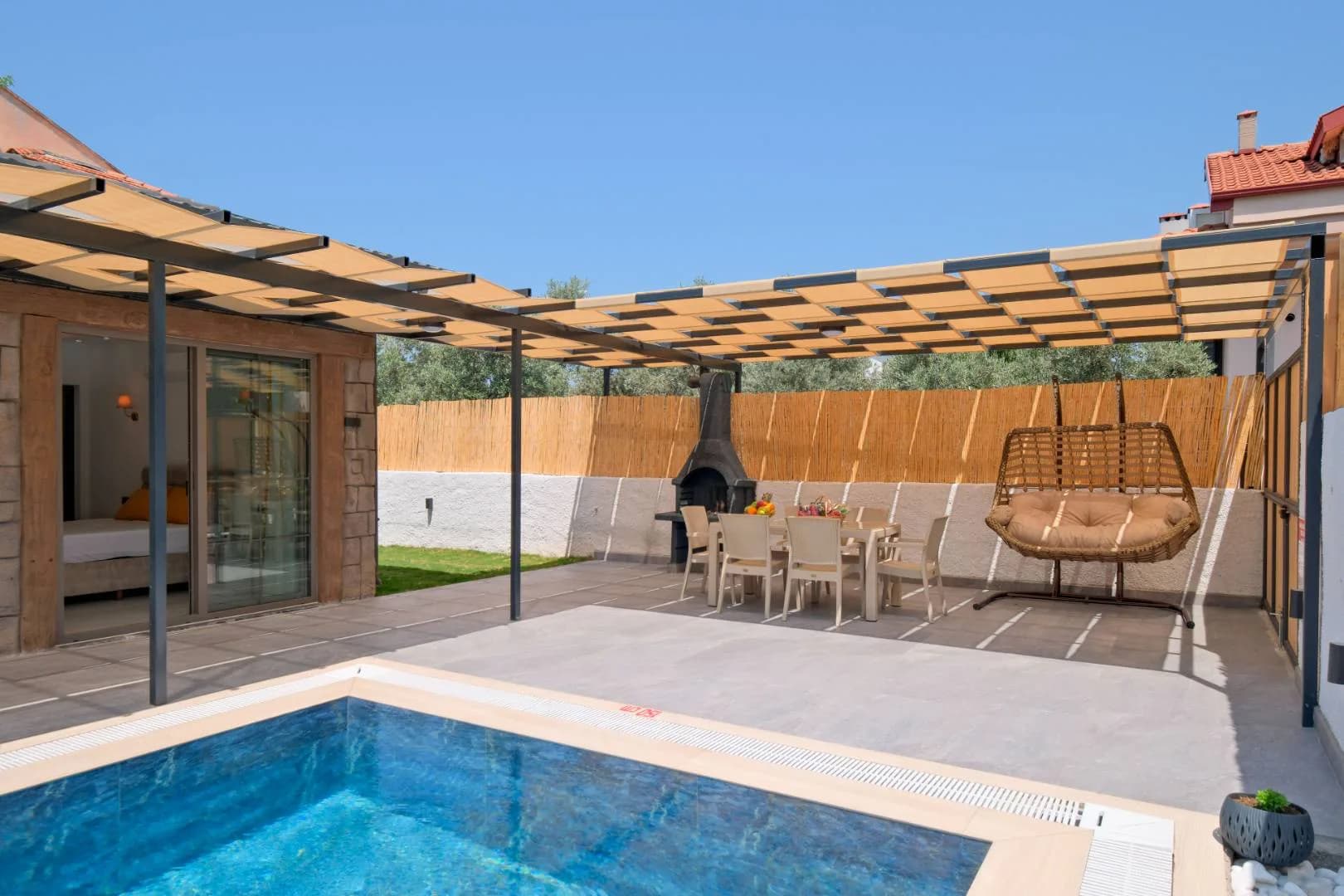 Fethiye Ölüdeniz'de Merkezi Konumda, Özel Havuzlu, Modern Villa görsel 2