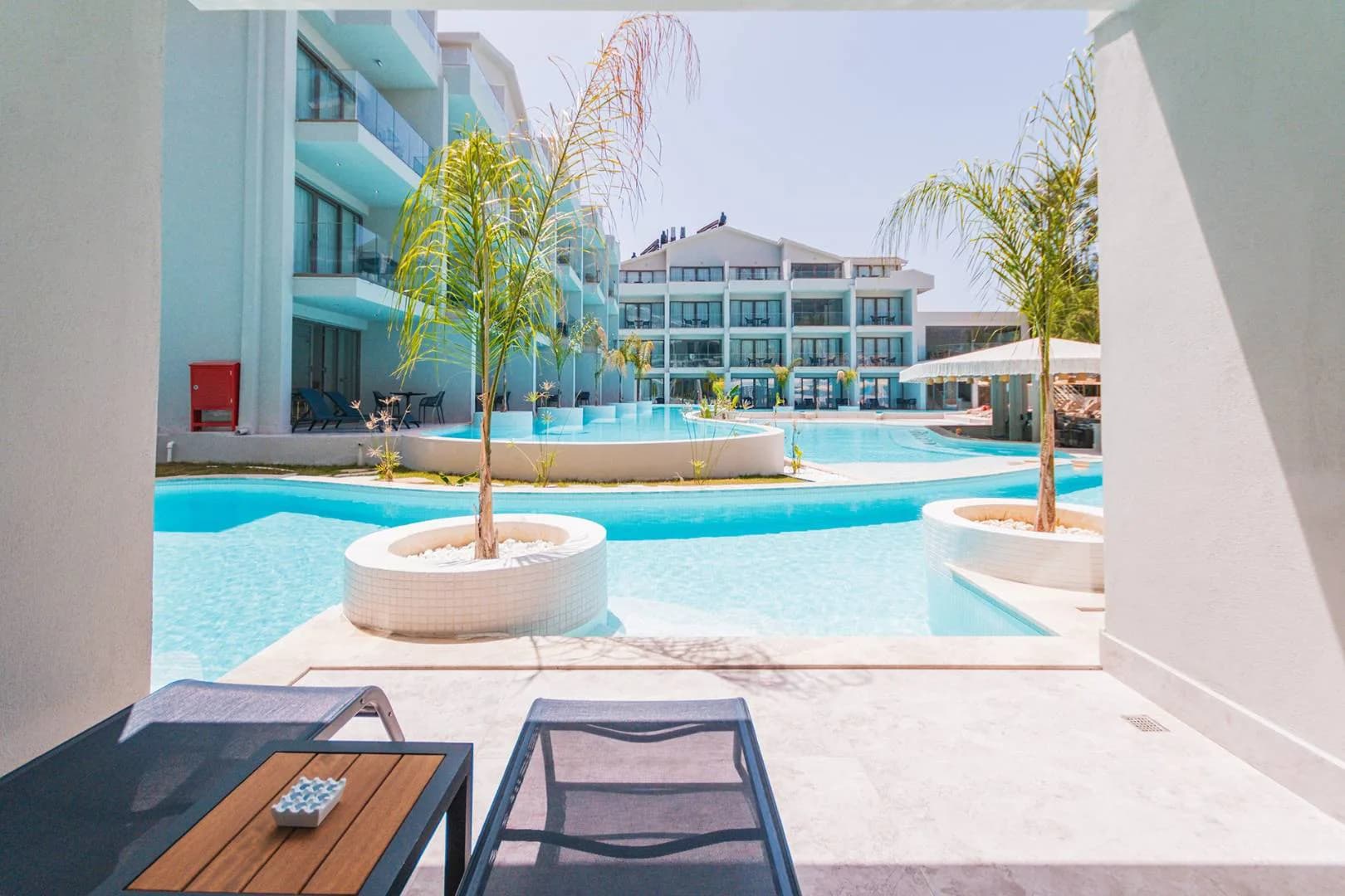 Fethiye Ölüdeniz'de Modern Tasarımlı, Ortak Havuzlu, Konforlu Oda görsel 3