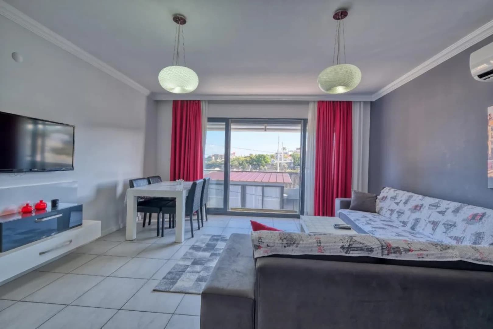 Çeşme Dalyan'da Deniz Manzaralı, 1+1, Konforlu, Apart Suit görsel 2