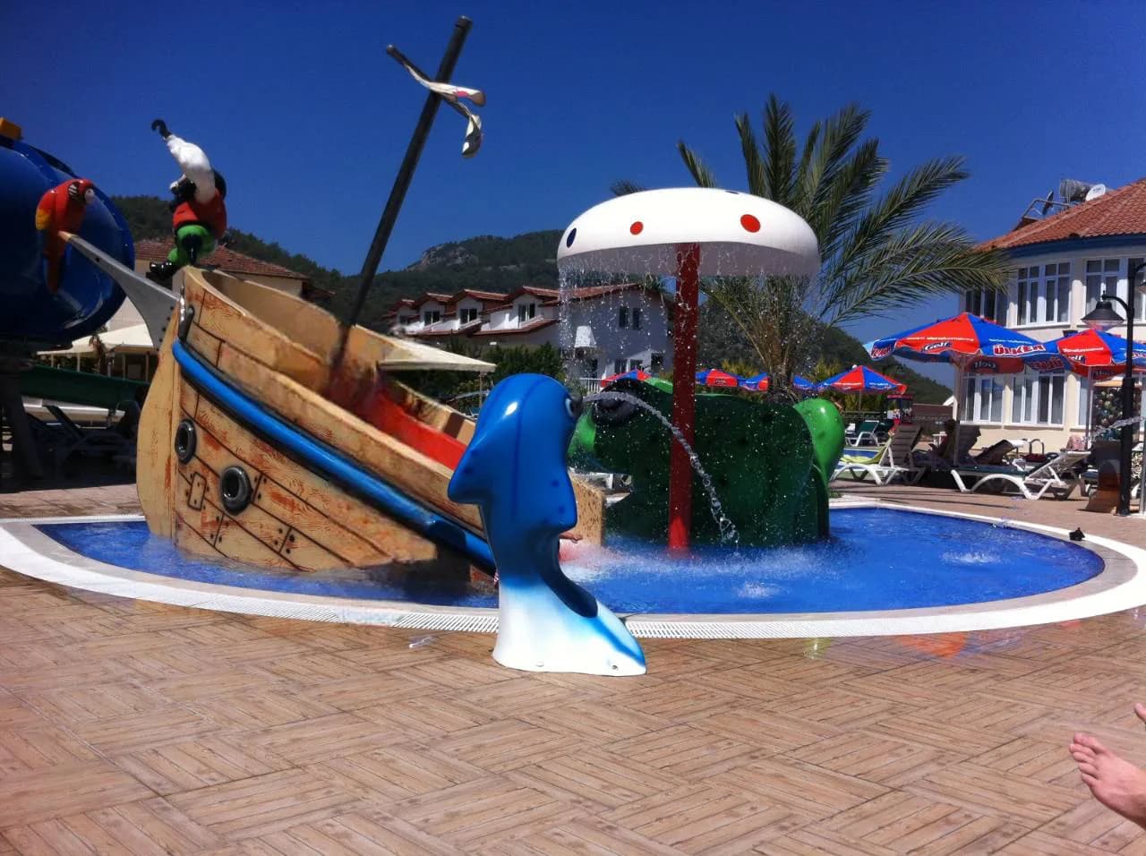 Fethiye Ölüdeniz'de Tesis İçerisinde, Ortak Havuzlu, Konforlu Suit görsel 3