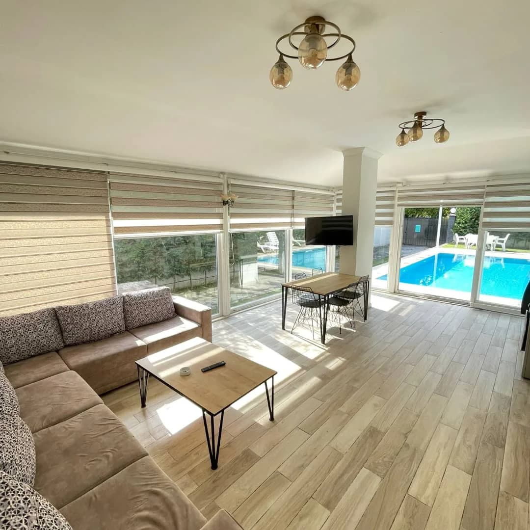 Sapanca Kırkpınar'da Geniş Bahçeli, Özel Havuzlu, 4+1 Kiralık Villa görsel 3