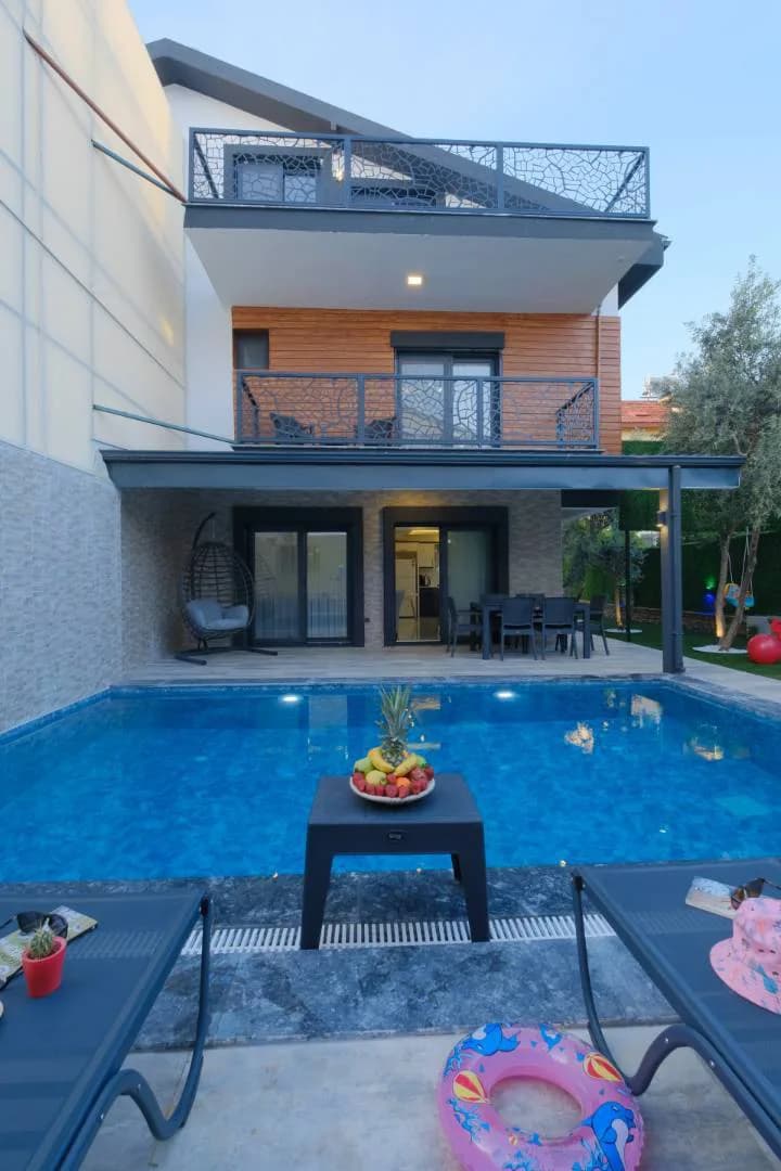Fethiye Akarca'da Merkezi Yakın Konumda, Özel Havuzlu, İkiz Villa görsel 1