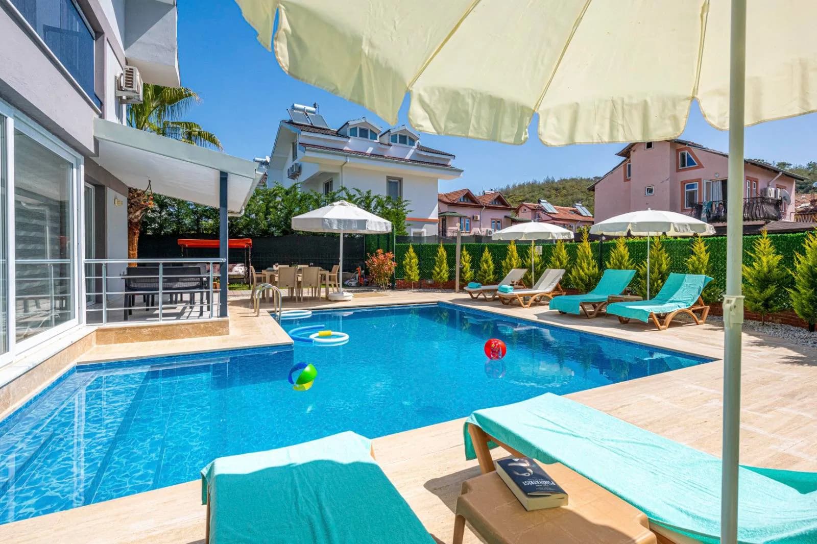 Fethiye Çiftlik'te Denize Yakın Konumda, Özel Havuzlu, 4+1 Villa görsel 2