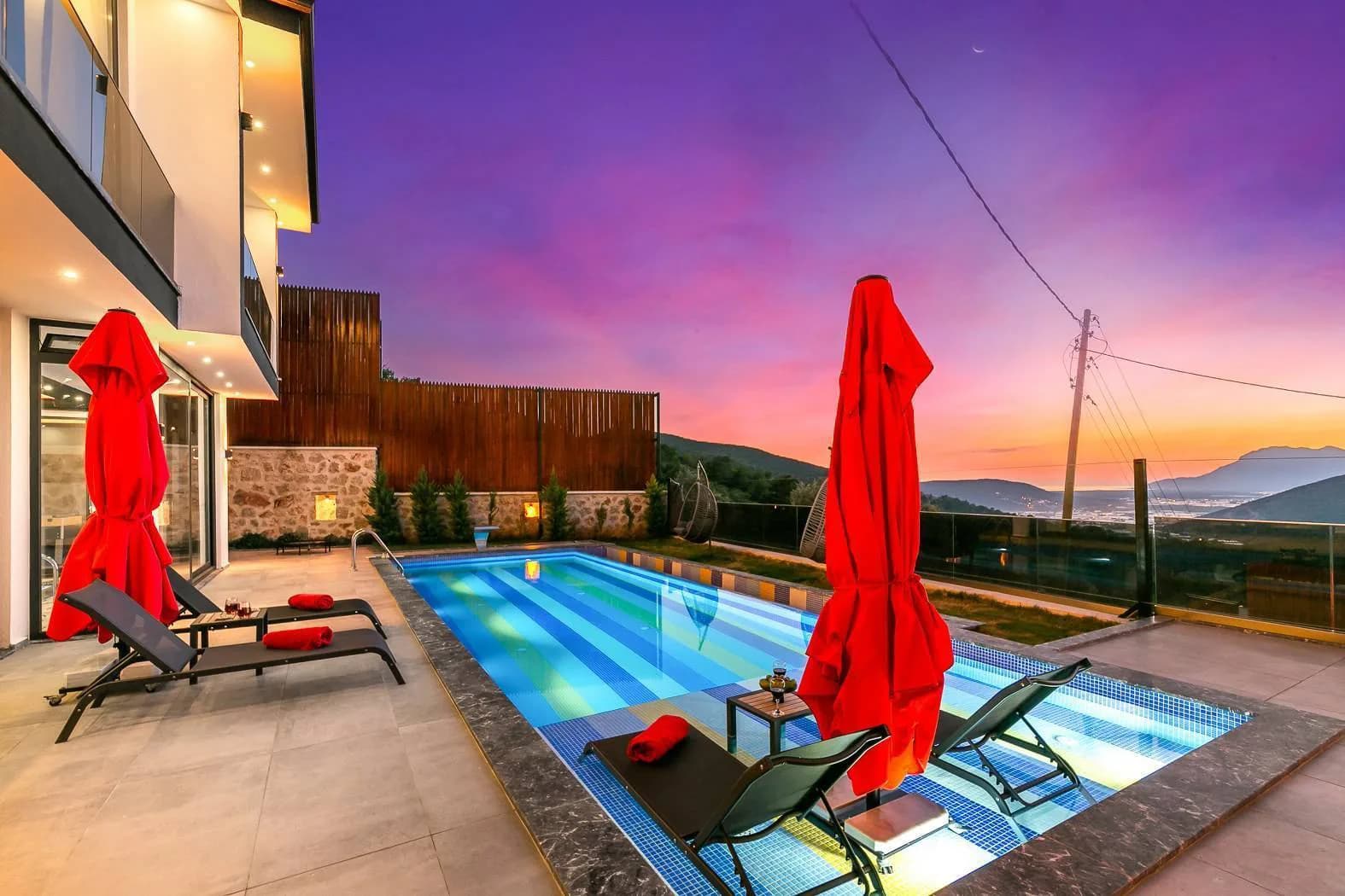Kalkan Akbel'de Spor Aletli, Kapalı ve Isıtmalı, Özel Havuzlu Villa görsel 3