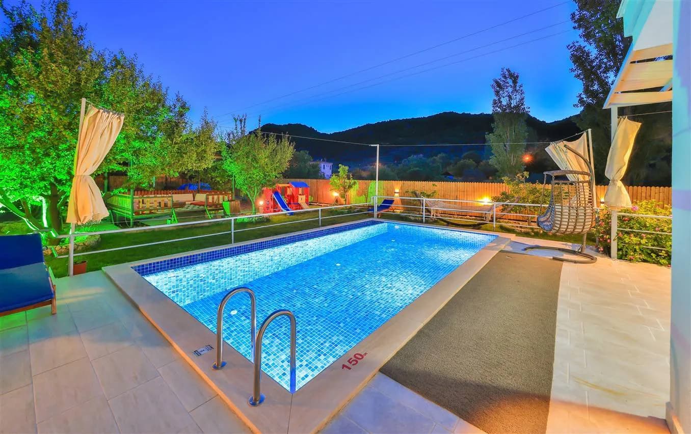Kaş Gökçeören'de Sessiz Konumda, Özel Havuzlu, Kiralık Villa görsel 3