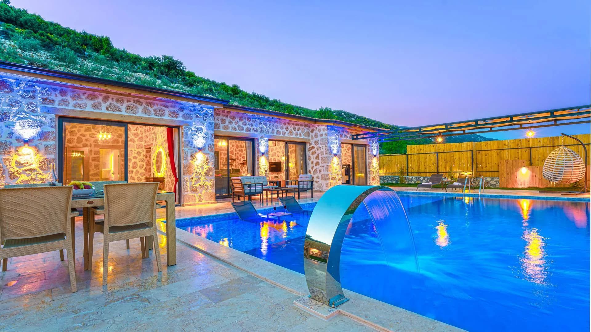Kaş Sarıbelen'de Enfes Doğada, Özel Havuzlu, Konforlu Villa görsel 3