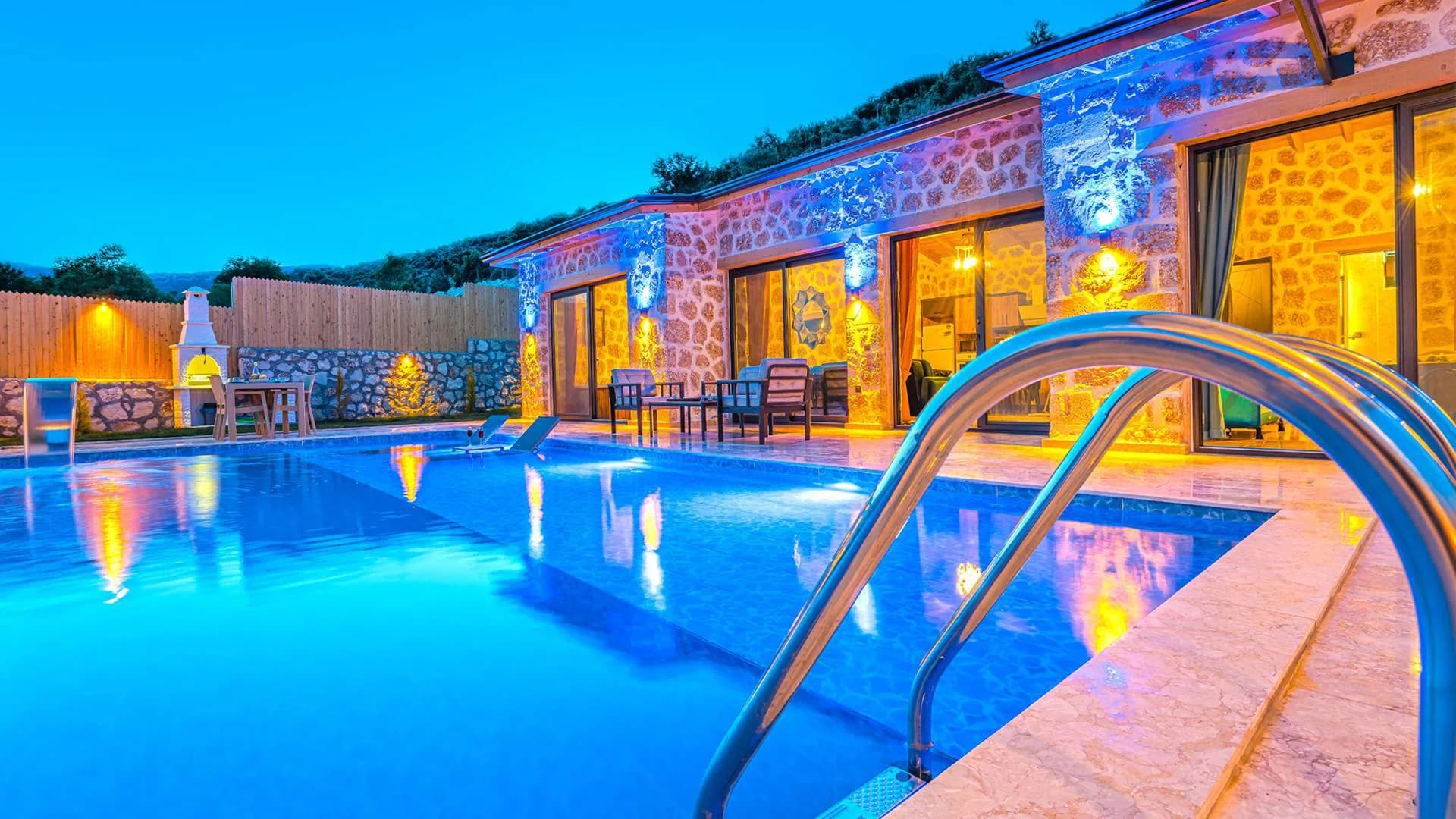 Kaş Sarıbelen'de Enfes Doğada, Özel Havuzlu, Konforlu Villa görsel 1
