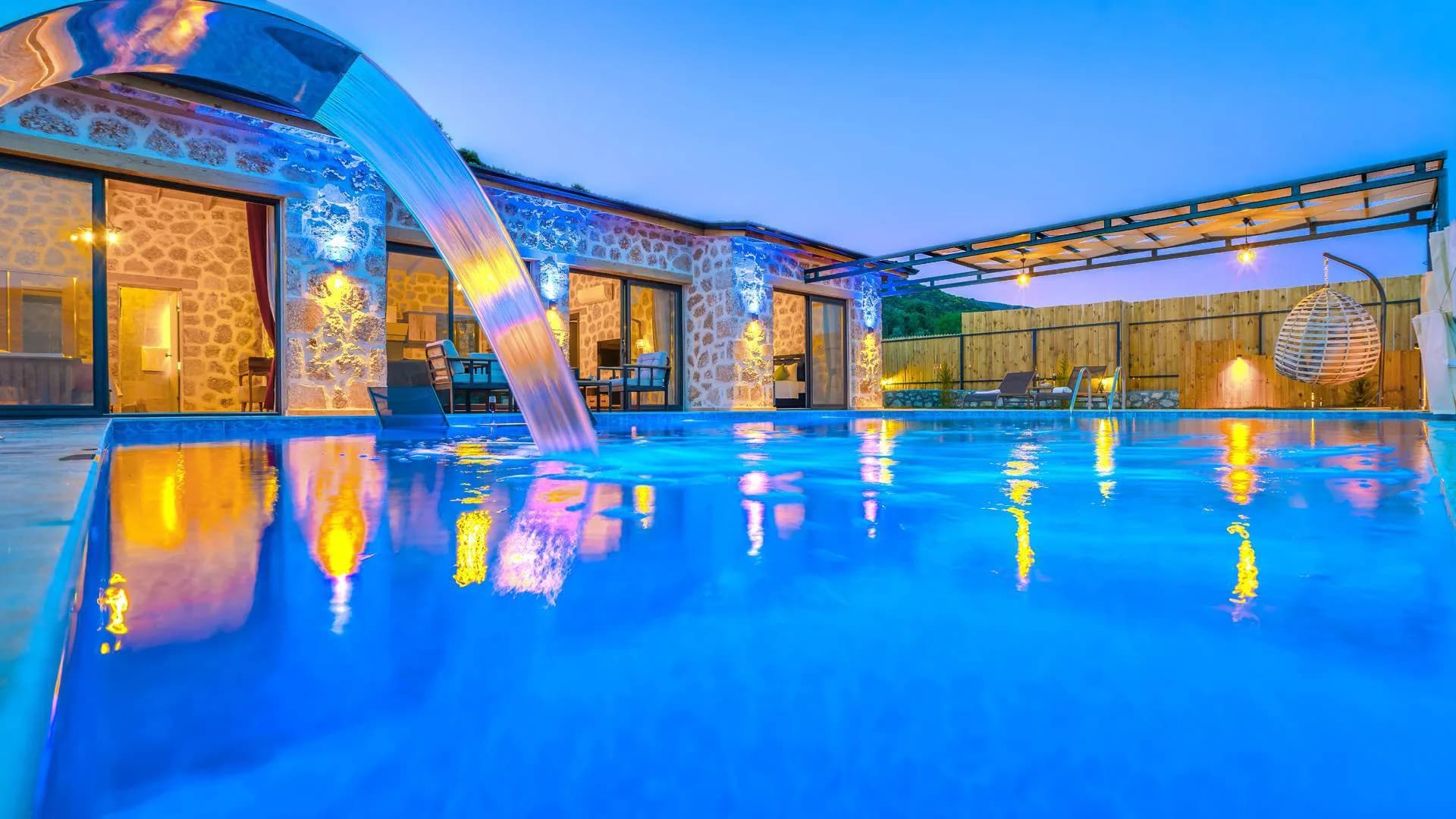 Kaş Sarıbelen'de Enfes Doğada, Özel Havuzlu, Konforlu Villa görsel 2