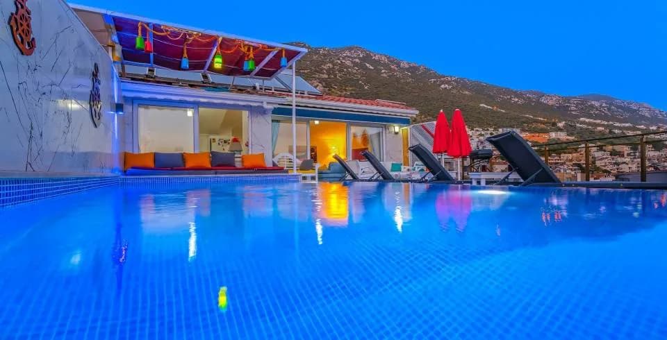 Kaş Kalkan'da Merkezi Konumda, Özel Havuzlu, Konforlu Suit görsel 1