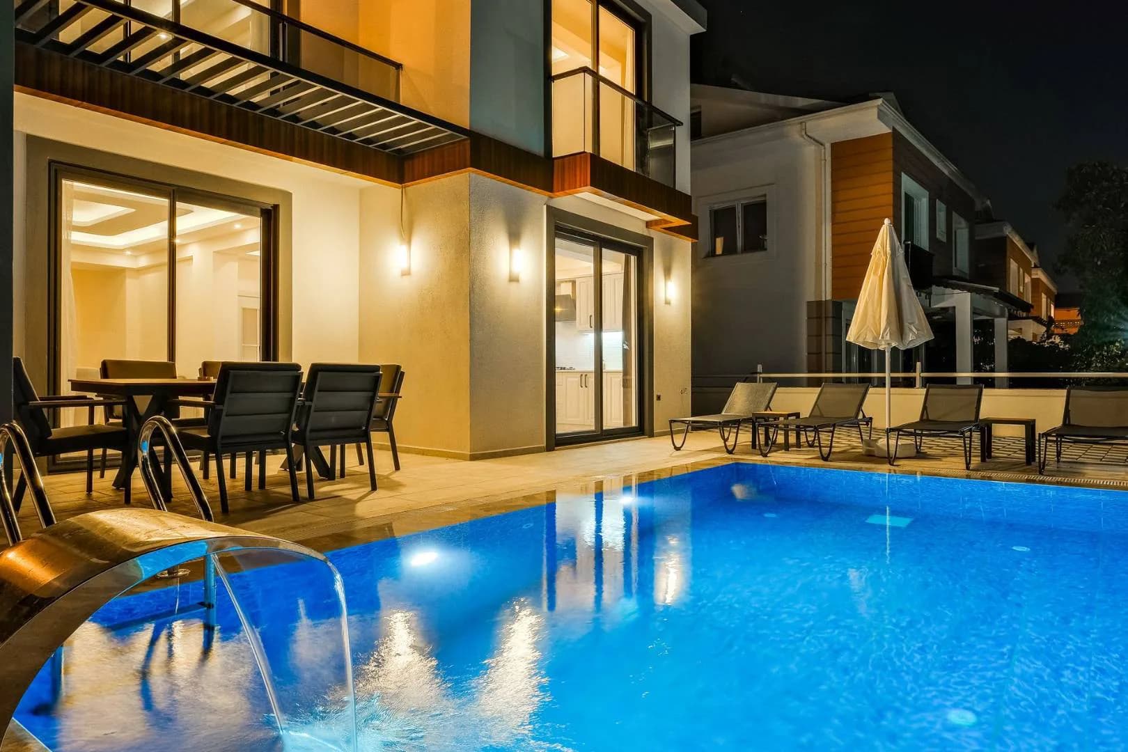 Fethiye Yeni'de Merkezi Konumda, Özel Havuzlu, 6 Kişilik Villa görsel 2