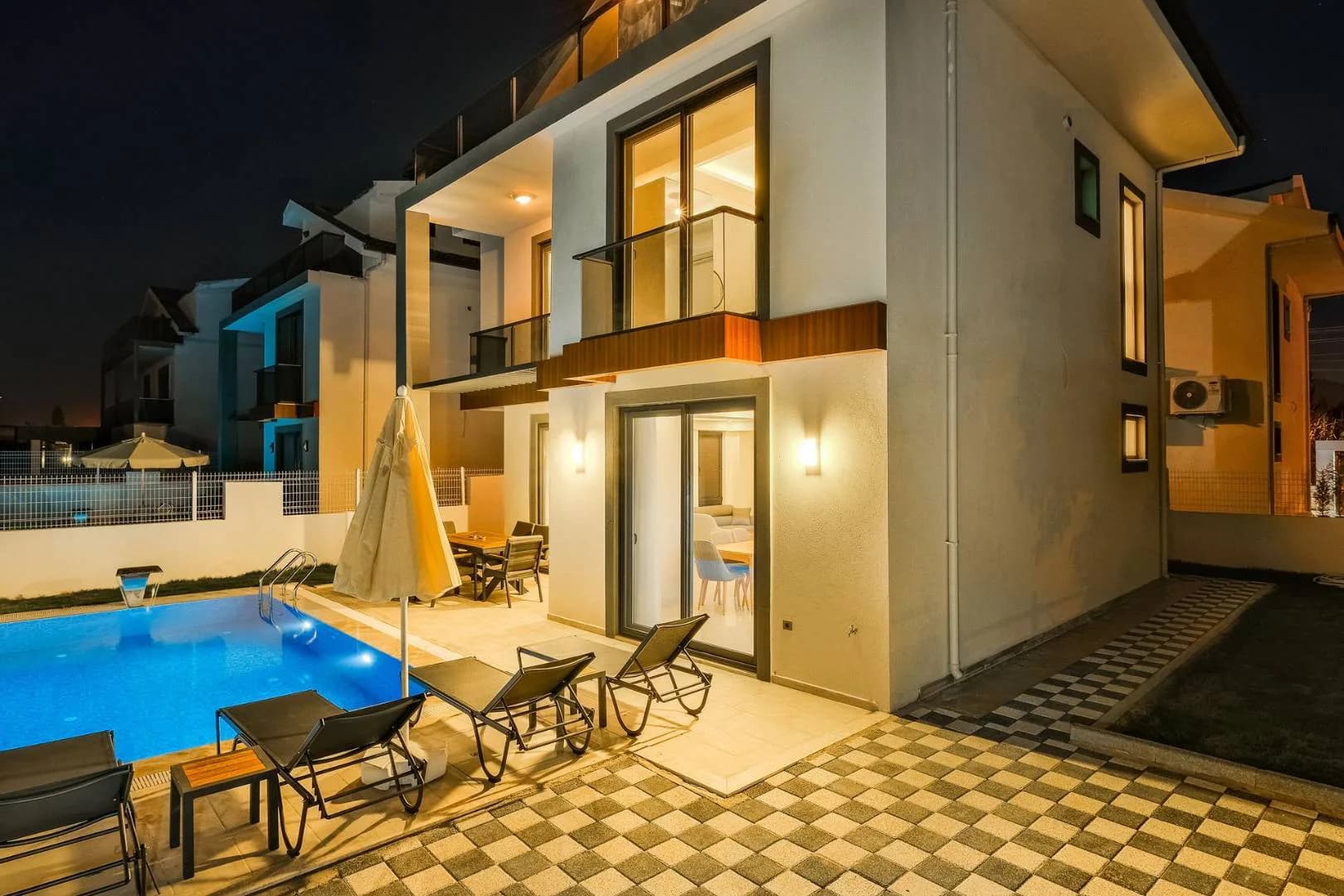 Fethiye Yeni'de Merkezi Konumda, Özel Havuzlu, 6 Kişilik Villa görsel 3
