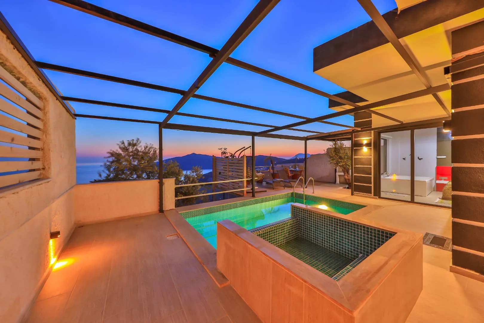 Kalkan Kördere'de Modern Tasarımlı, Özel Havuzlu, Jakuzili Villa görsel 1