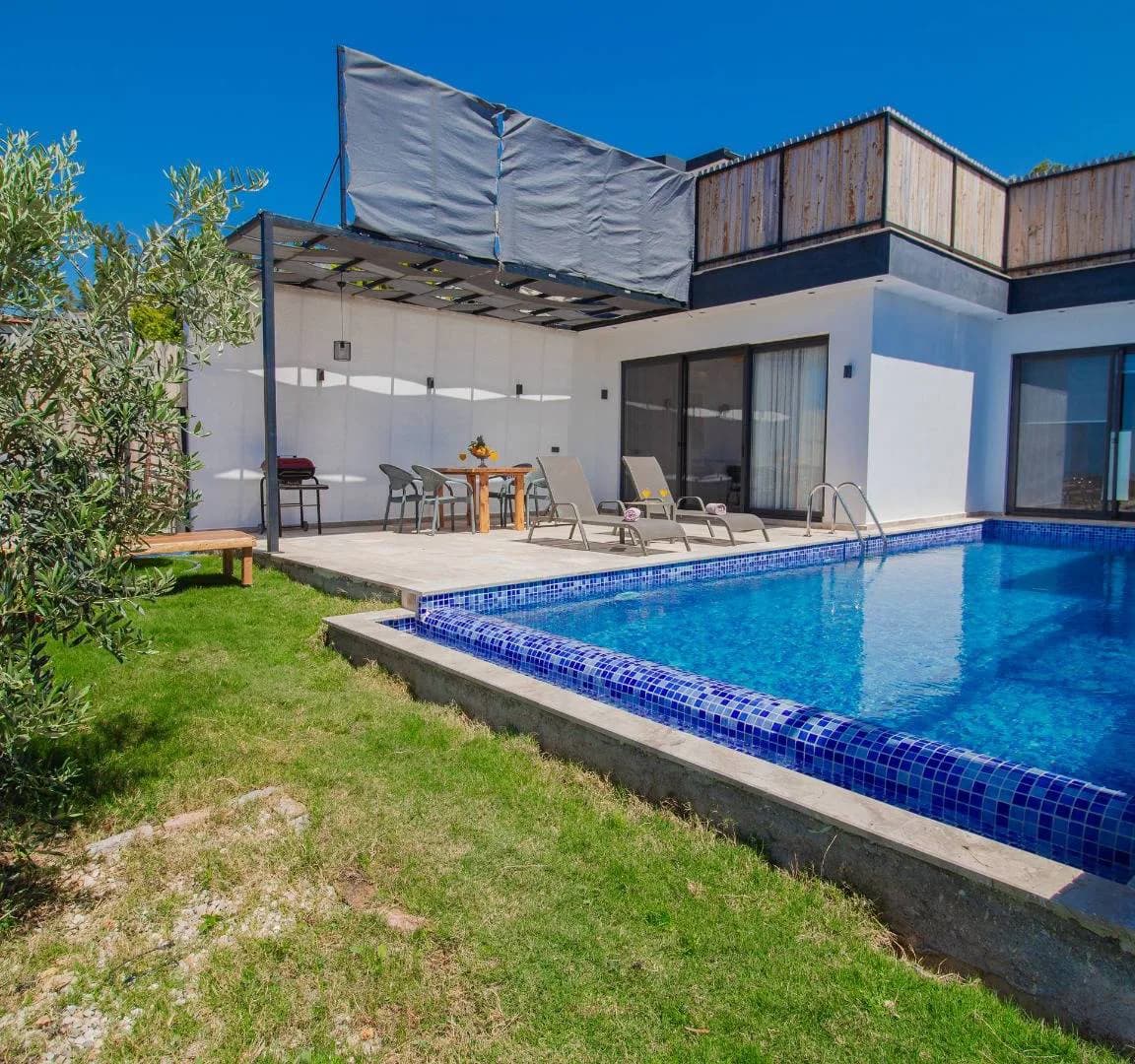 Kaş Üzümlü'de Balayı Çiftlerine Uygun, Isıtmalı Havuzlu, Modern Villa görsel 3