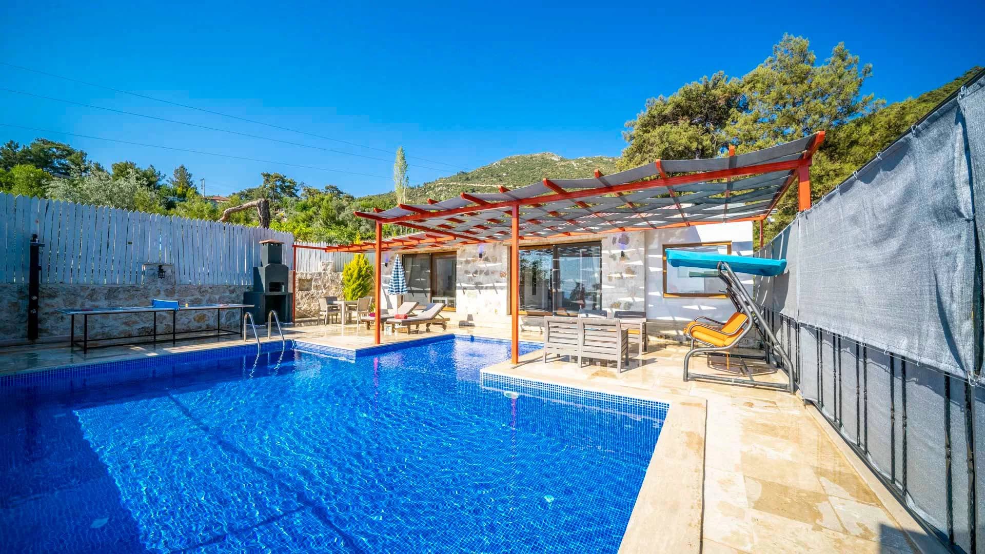 Kaş İslamlar'da Otantik Mimarili, Özel Sonsuzluk Havuzlu, Taş Villa görsel 1