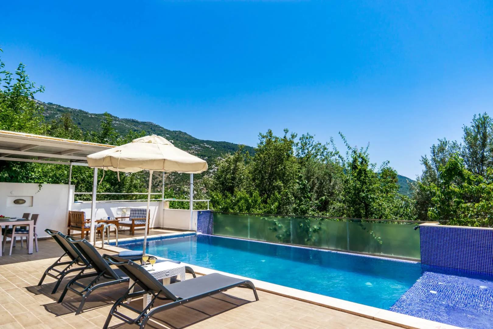Kaş İslamlar'da Küçük Ailelere Uygun, Özel Havuzlu, Estetik Villa görsel 2