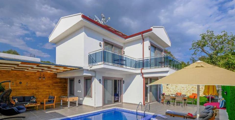 Kaş Andifli'de Modern Tasarımlı, Özel Havuzlu, 6 Kişilik Villa görsel 1
