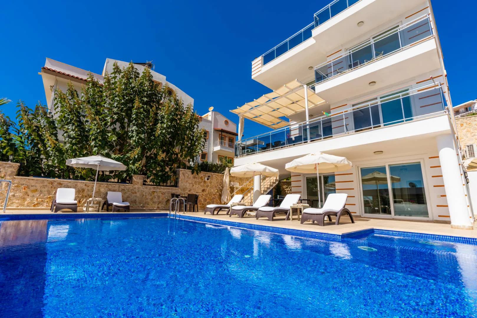 Kaş Akbel'de Geniş Ailelere Uygun, Özel Havuzlu, Konforlu Villa görsel 2