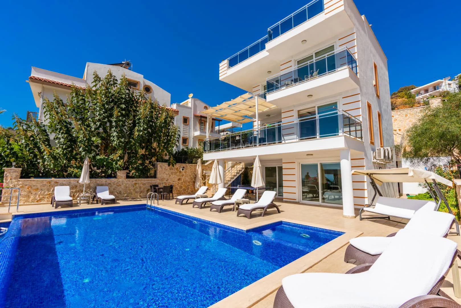 Kaş Akbel'de Geniş Ailelere Uygun, Özel Havuzlu, Konforlu Villa görsel 3