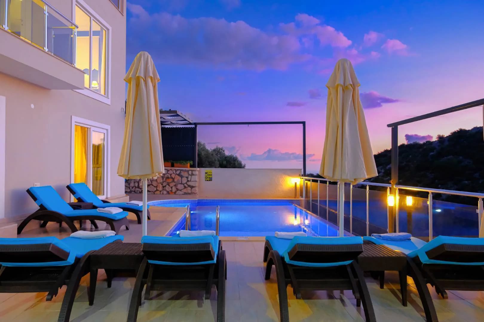 Kaş Bezirgan'da Deniz Manzaralı, Özel Havuzlu, 4+1 Villa görsel 2