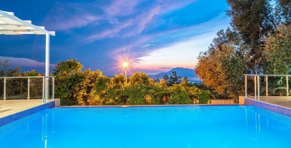 Kaş Üzümlü'de Doğa İçerisinde, Özel Havuzlu, 9 Kişilik Villa görsel 1