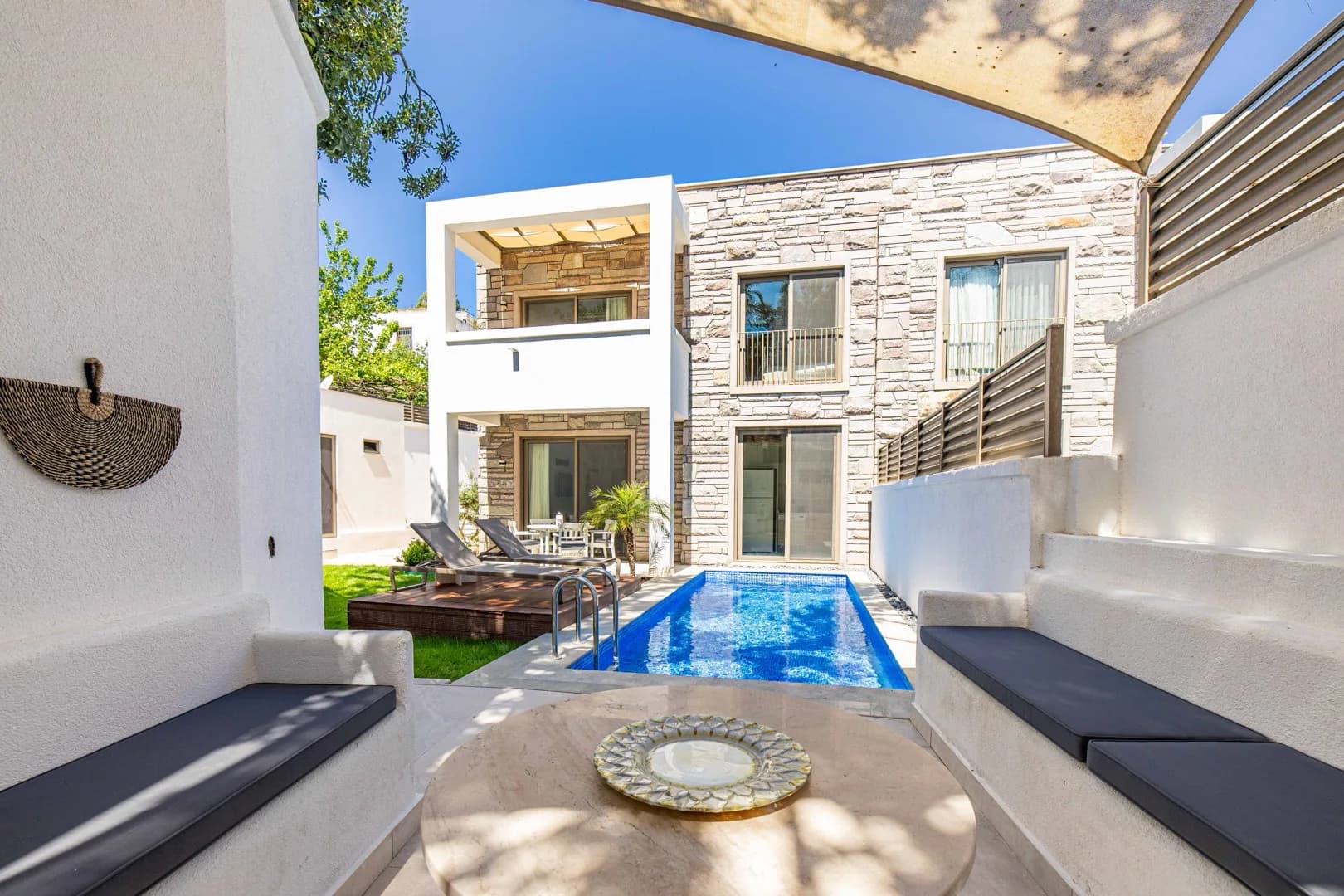 Bodrum Gürece'de Tasarımıyla Göz Dolduran, Merkezi Konumda, Kiralık Villa görsel 1