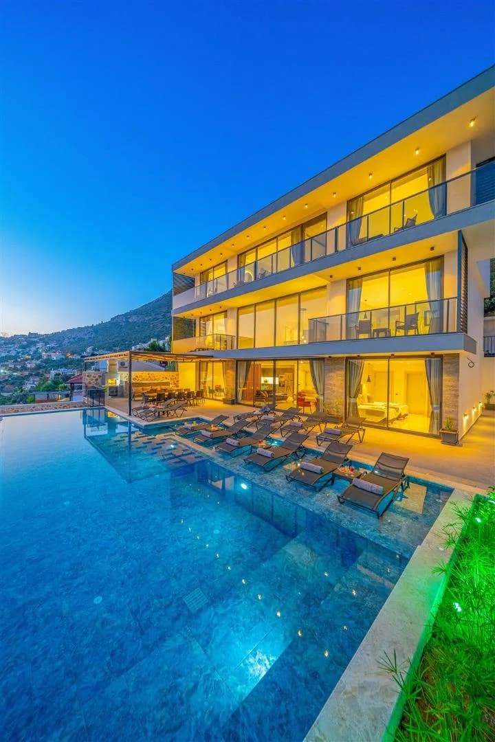 Kaş Kalkan'da Görkemli Deniz Manzaralı, Özel Havuzlu, 6+1 Villa görsel 1