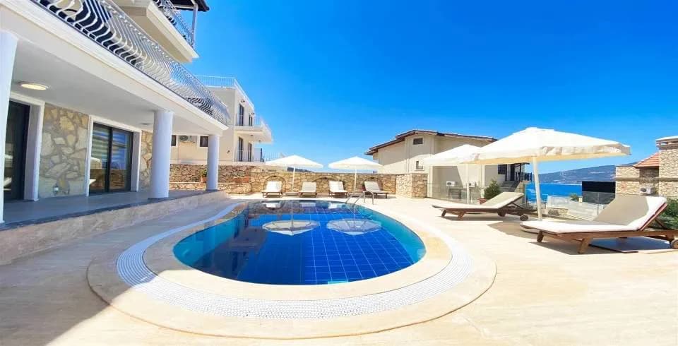 Kalkan Kışla'da Deniz Manzaralı, Özel Havuzlu, Konforlu Villa görsel 2