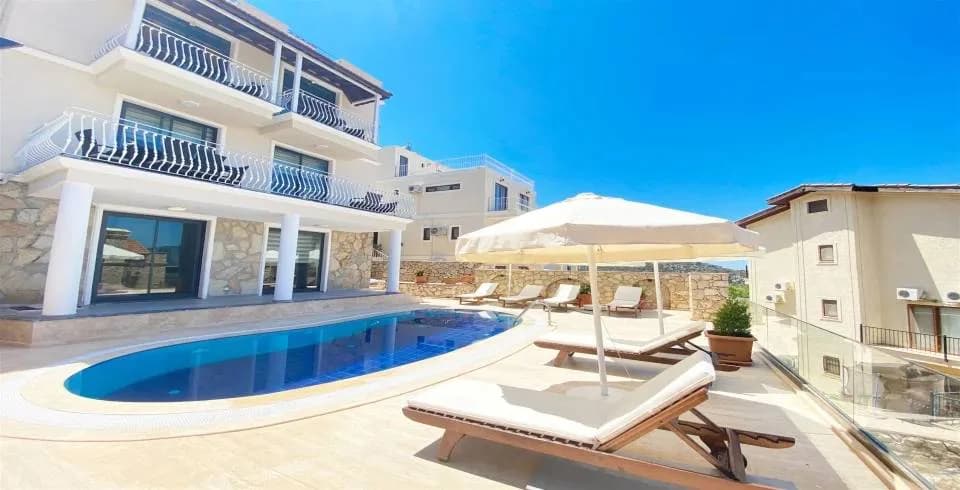 Kalkan Kışla'da Deniz Manzaralı, Özel Havuzlu, Konforlu Villa görsel 1